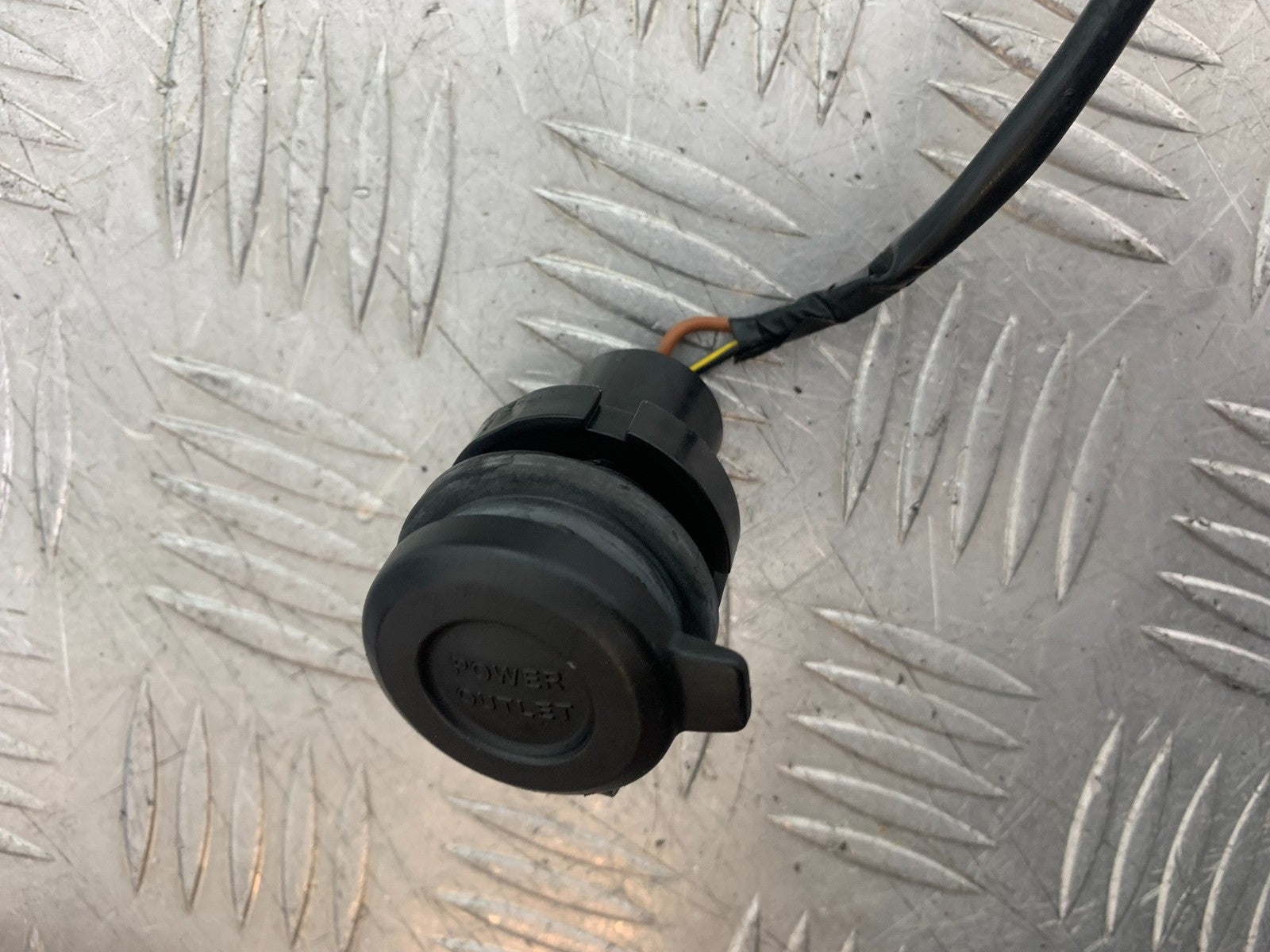 KAWASAKI 650 VERSYS OUTLET SOCKET   YEAR 2015-2018 (CMB1288)