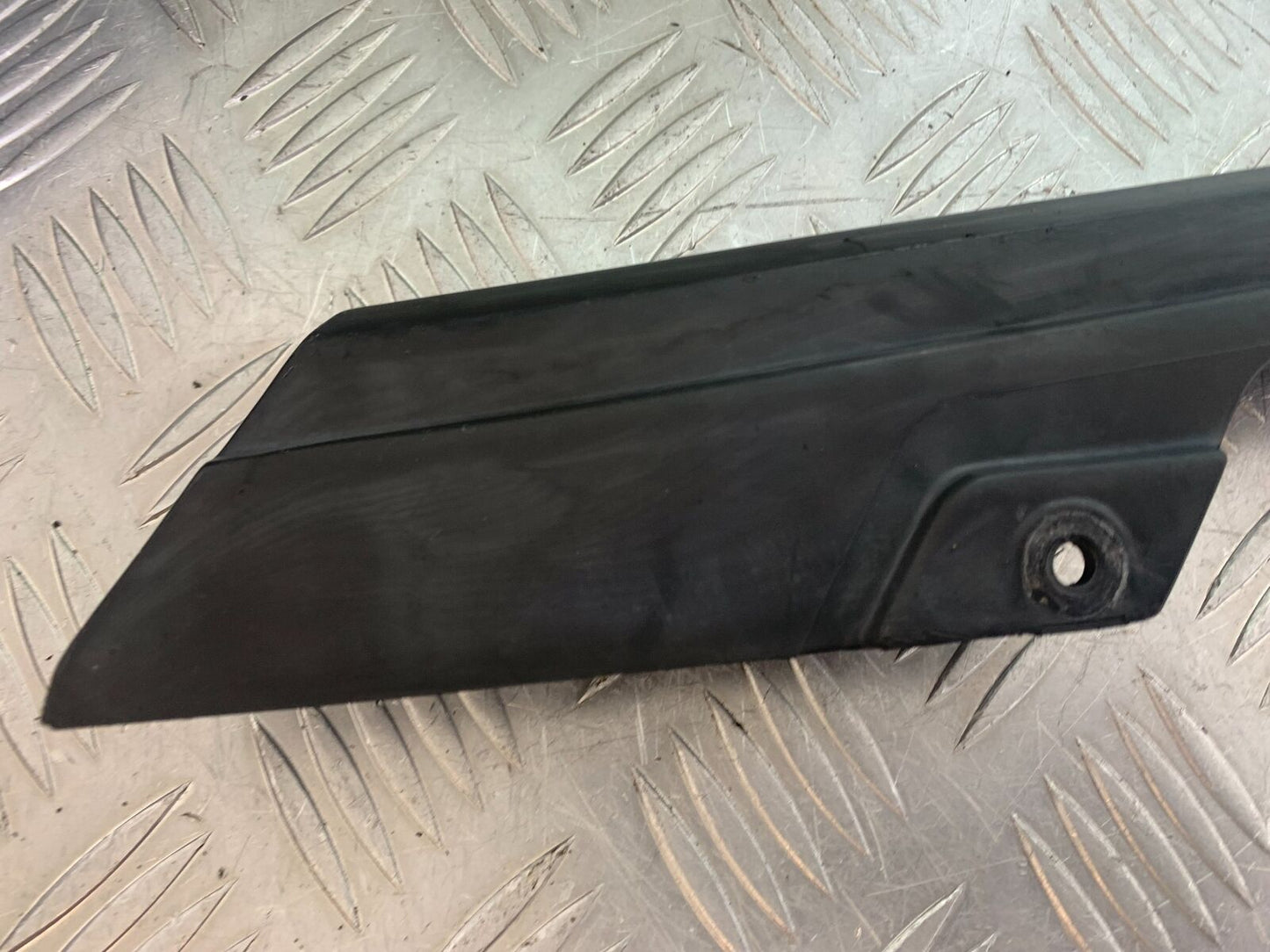 KAWASAKI ZX6R ZX6 J CHAIN GUARD  YEAR 2000 (CMB1129)