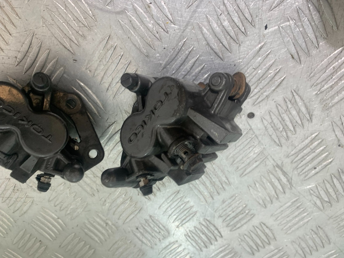SUZUKI GSX750 INAZUMA FRONT BRAKE CALIPERS  YEAR 1998-2003 (CMB1308)