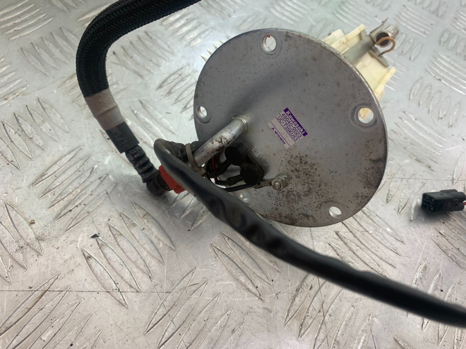 KAWASAKI ZX6R ZX6 R P7F P8F PETROL PUMP YEAR 2007-08 (CMB1165)