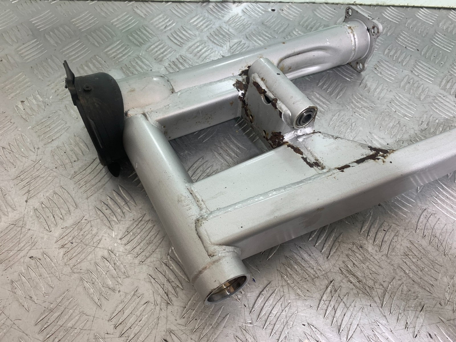 YAMAHA XJ900 XJ 900 DIVERSION SWINGARM YEAR 1994-2002 (CMB1292)