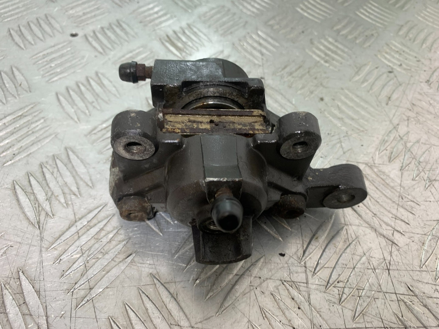 SUZUKI GSF600 GSF 600 BANDIT REAR BRAKE CALIPER  2000-2004 (CMB1269)
