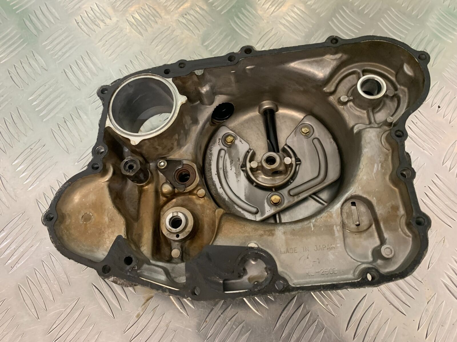 KAWASAKI KLR250 KLR 250 CLUTCH COVER   YEAR 1984-2001 (STOCK 980)
