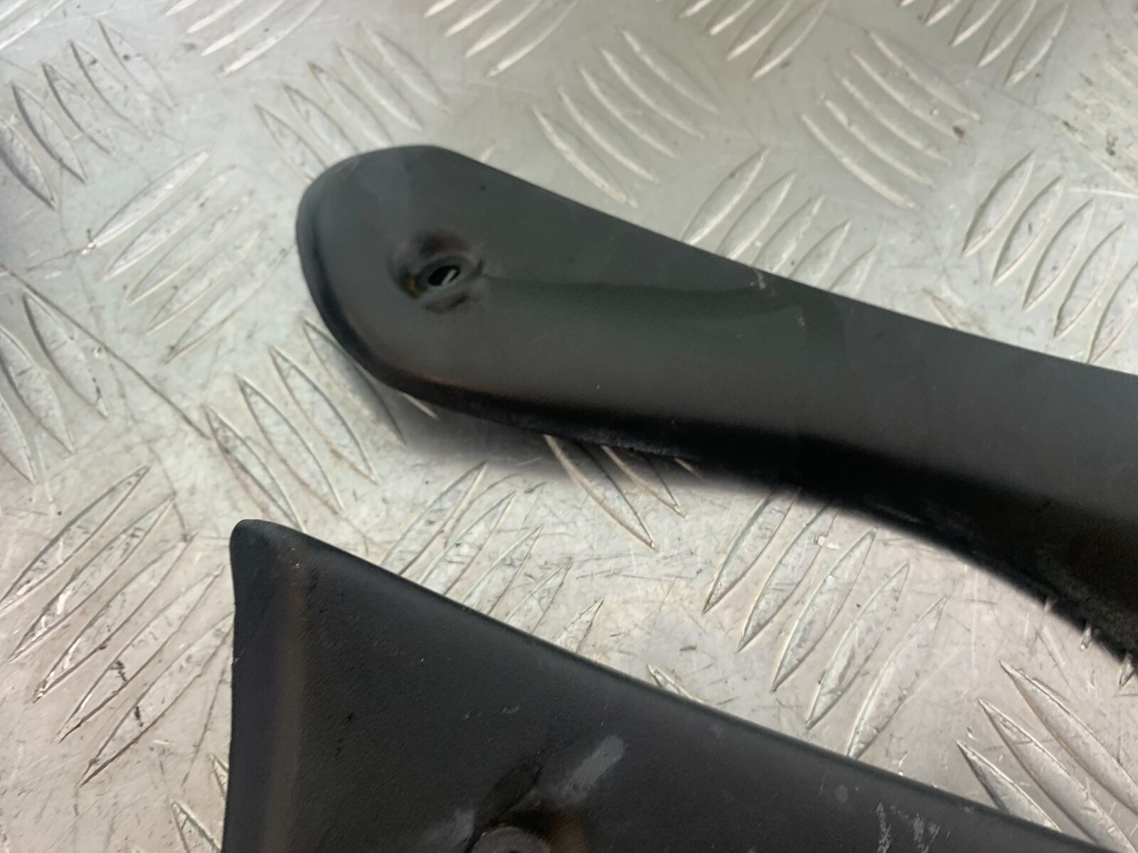 TRIUMPH 955i SPRINT ST TOP FAIRING INFILLS   YEAR 1999-2004 (CMB1124)