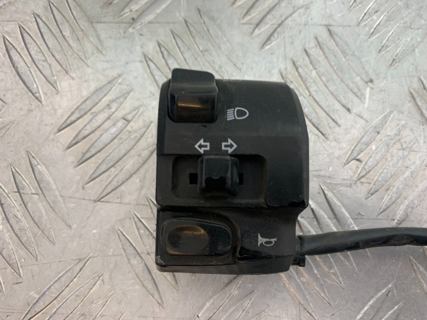 YAMAHA XMAX 125 XMAX-125 LEFT SWITCH GEAR  YEAR 2015-2020  (CMB1266)