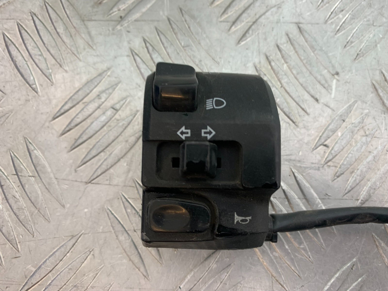 YAMAHA XMAX 125 XMAX-125 LEFT SWITCH GEAR  YEAR 2015-2020  (CMB1266)