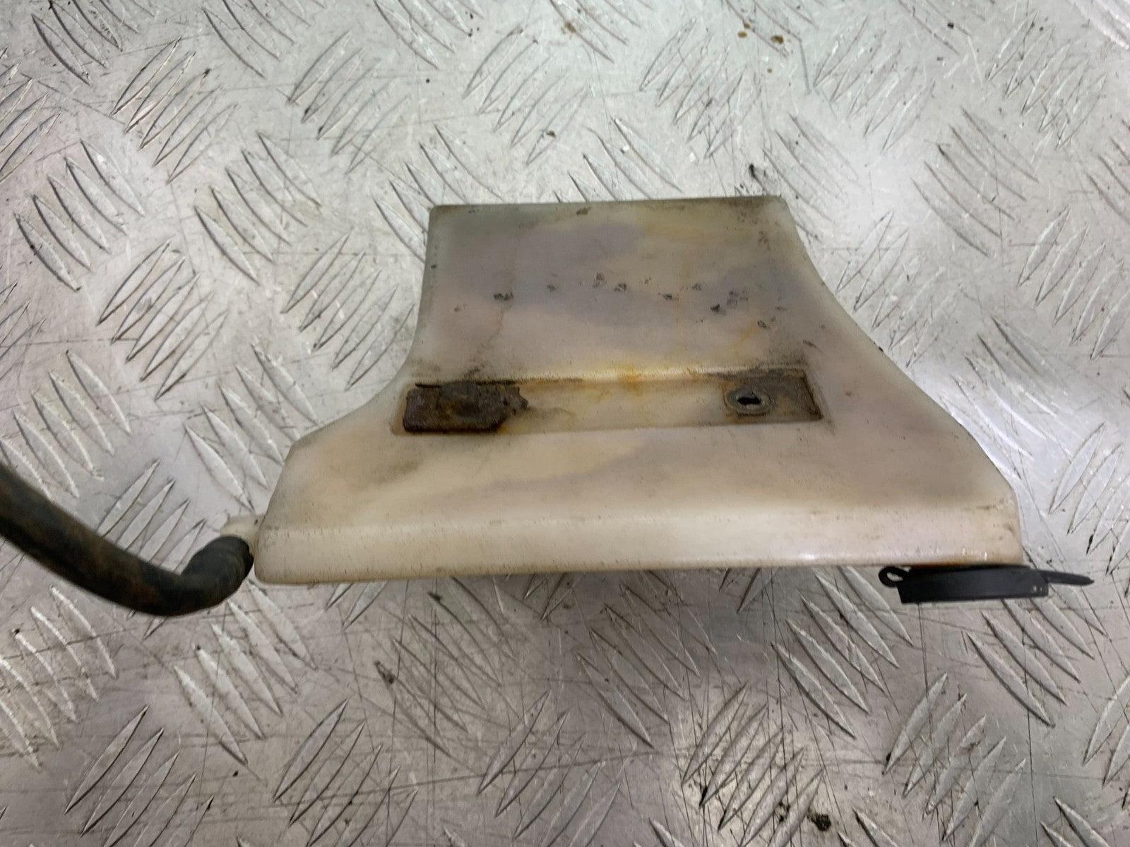 TRIUMPH TROPHY 900 COOLANT BOTTLE   YEAR 1991-95 (CMB1251)