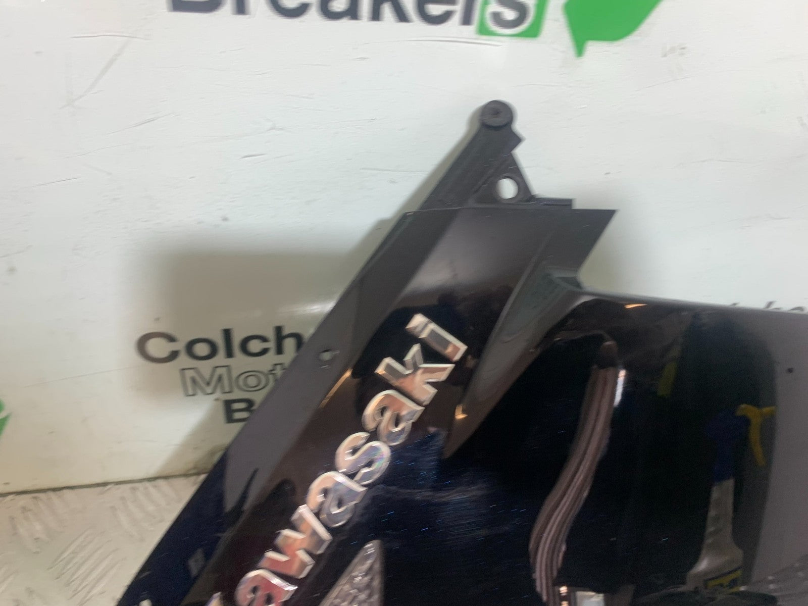 KAWASAKI GTR1400 GTR 1400 LEFT MIDDLE FAIRING  YEAR 2007-2009 (CMB1174)