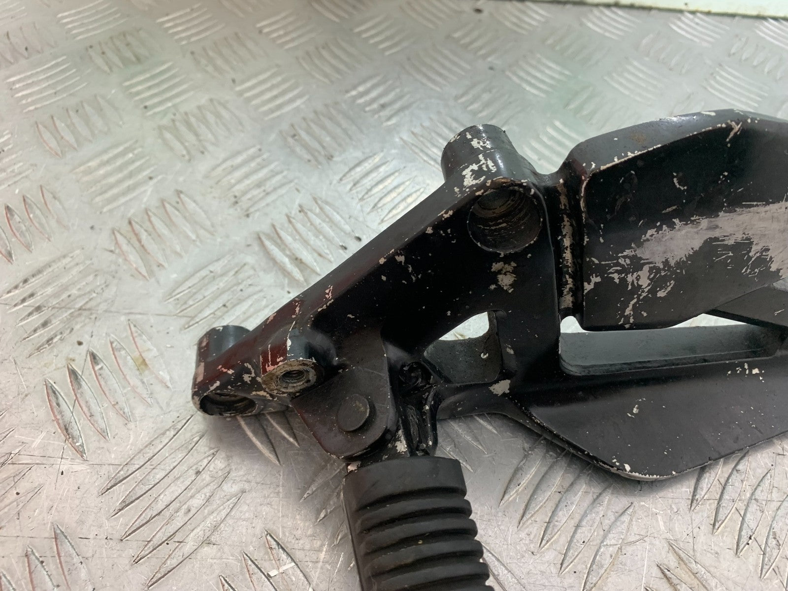 YAMAHA XJ600 XJ 600 DIVERSION FRONT LEFT HANGER  1998-2000 (CMB1191)