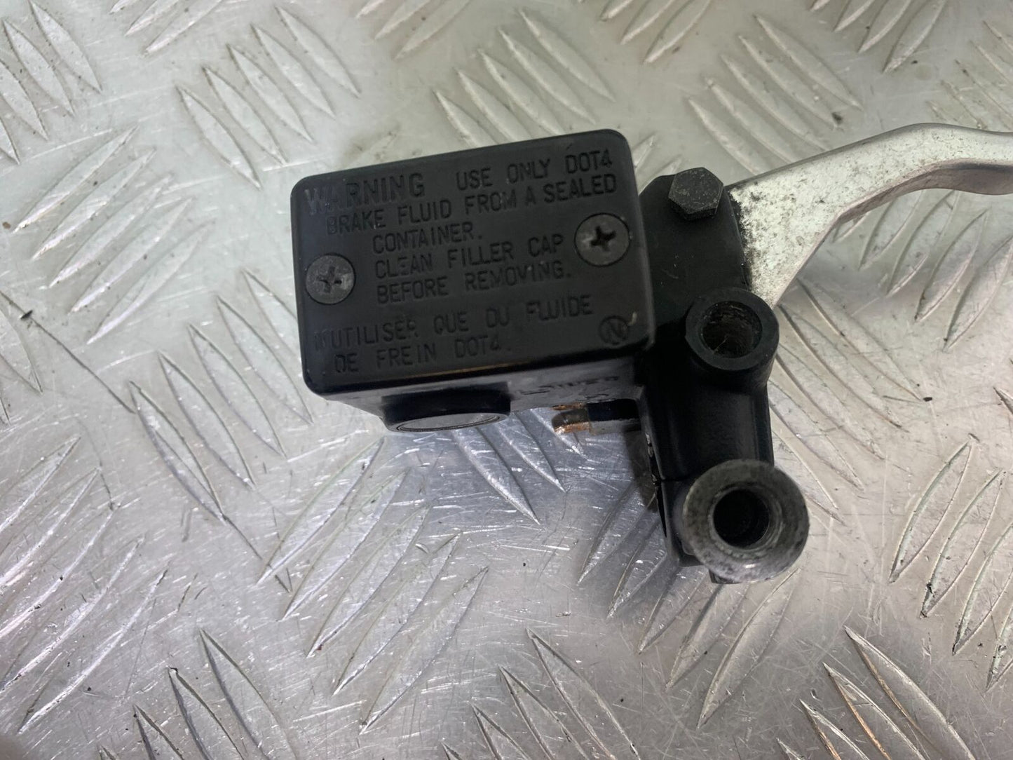 SUZUKI AN 200 UN 200 BURGMAN FRONT MASTER CYLINDER   YEAR 2007-09 (CMB1128)