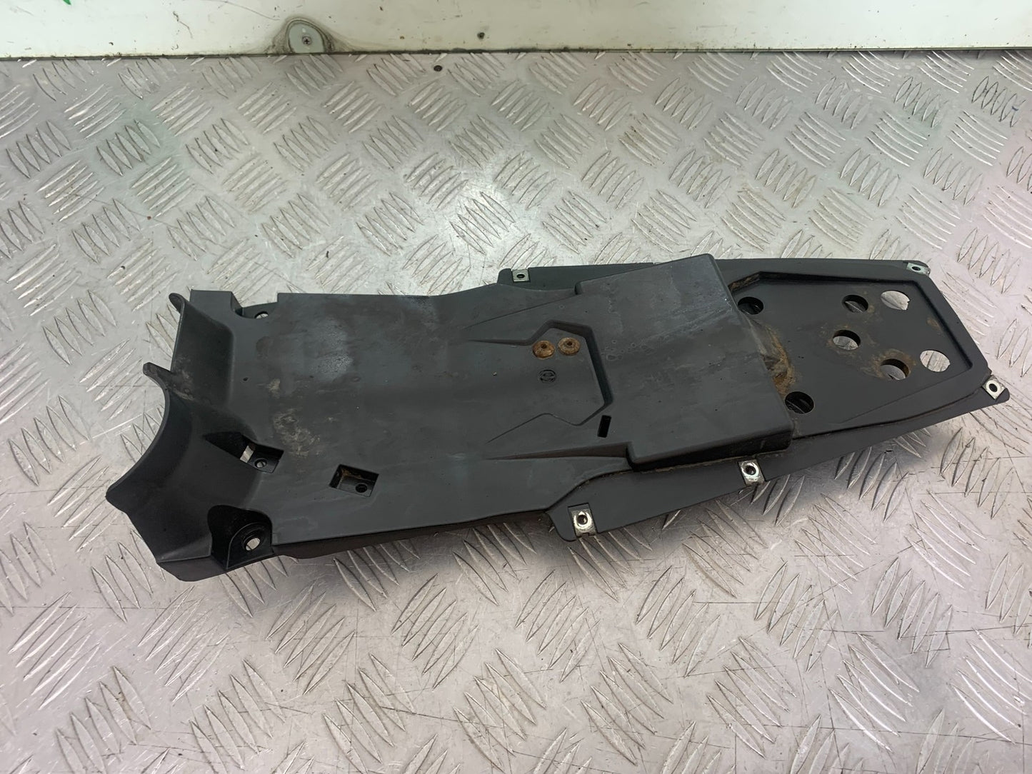 BENELLI BN125 BN 125 UNDERTRAY   YEAR 2018-2021 (CMB1194)