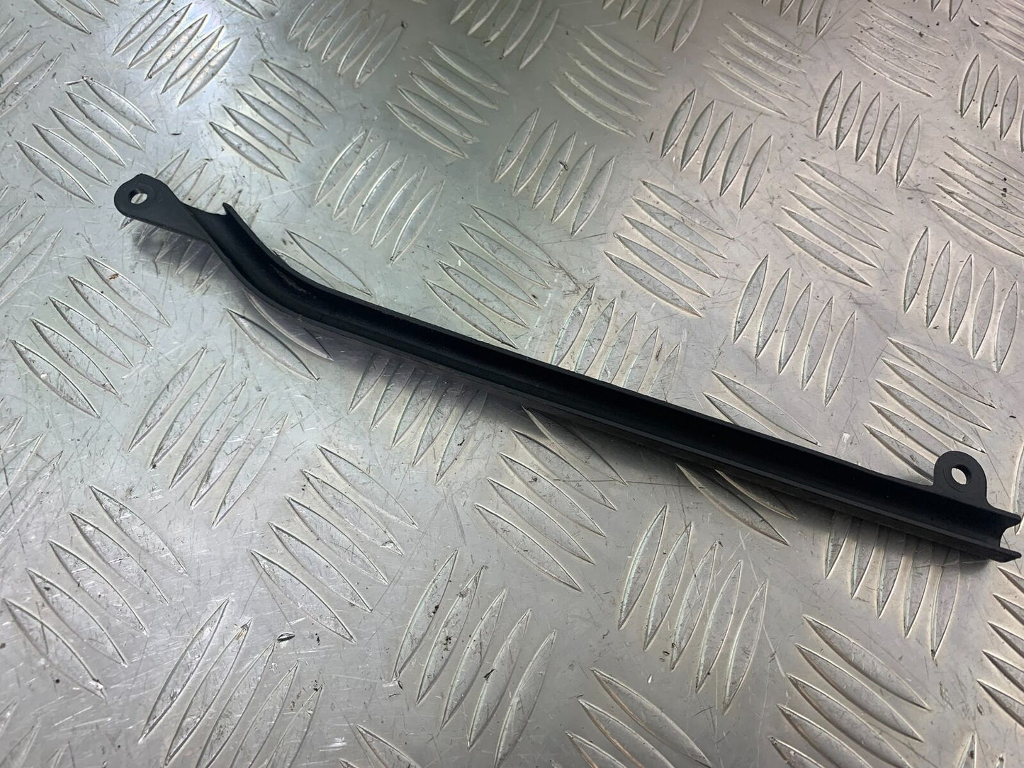 TRIUMPH 955i SPRINT ST REAR BRAKE LINE COVER YEAR 1999-2004 (CMB1124)
