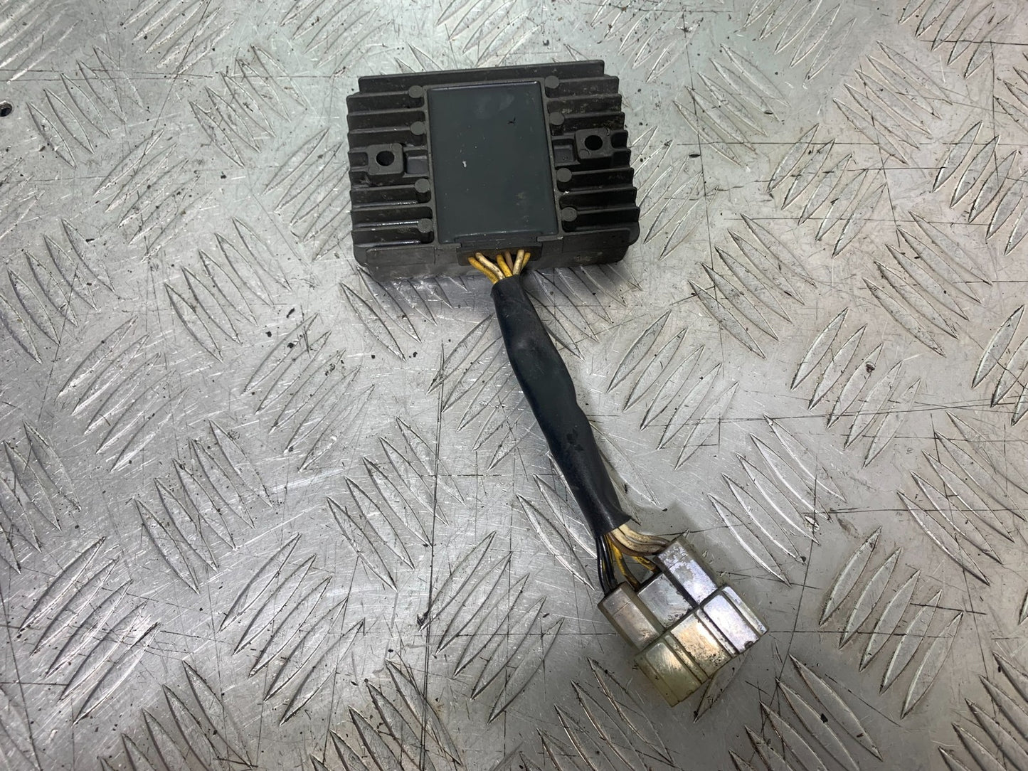 KAWASAKI ZX9R ZX9 C REGULATOR YEAR 1998-99 (CMB1213)