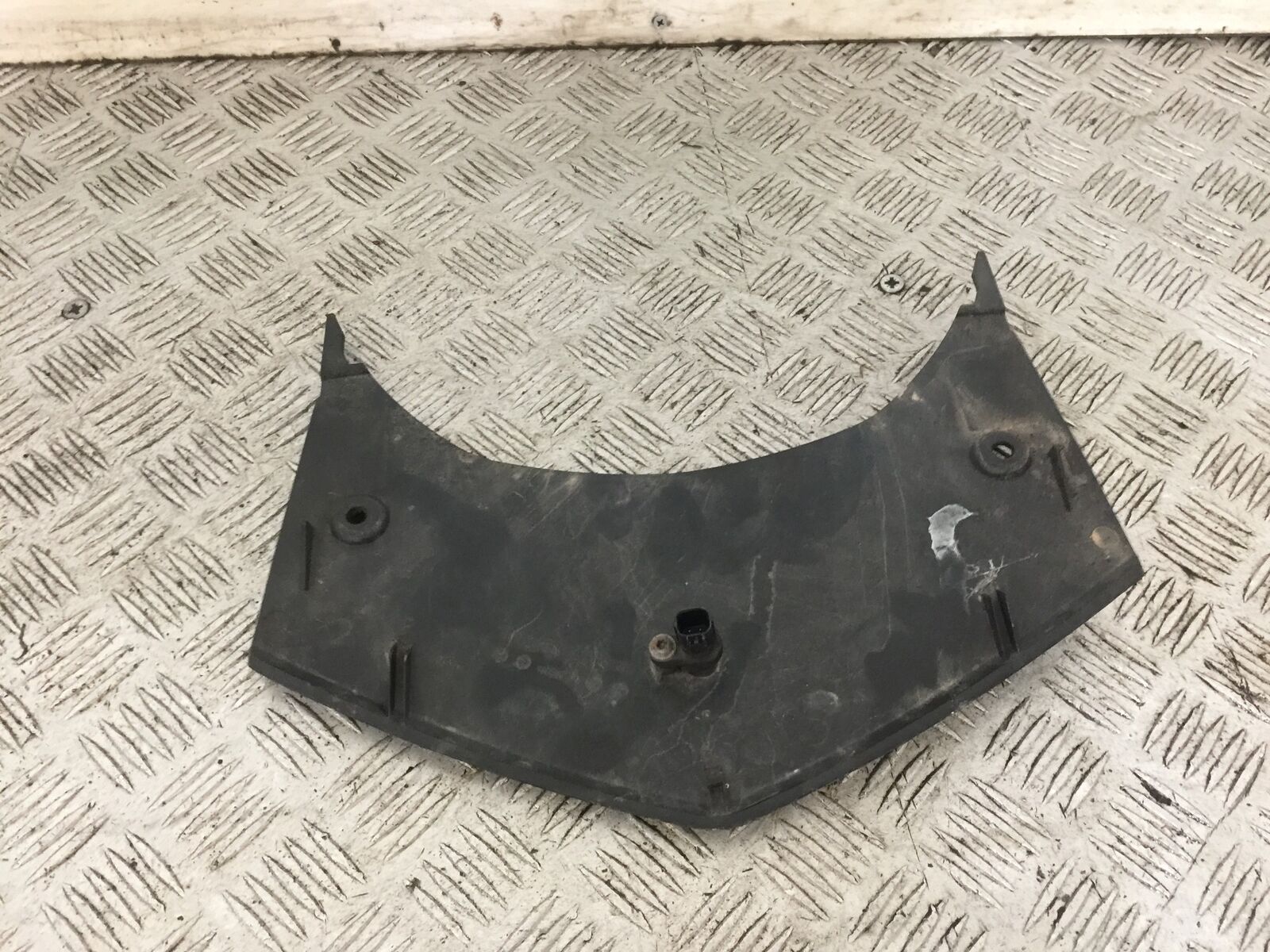 TRIUMPH TROPHY 1215 SE LOWER INFILL PANEL    2012-2017 (STOCK 740)