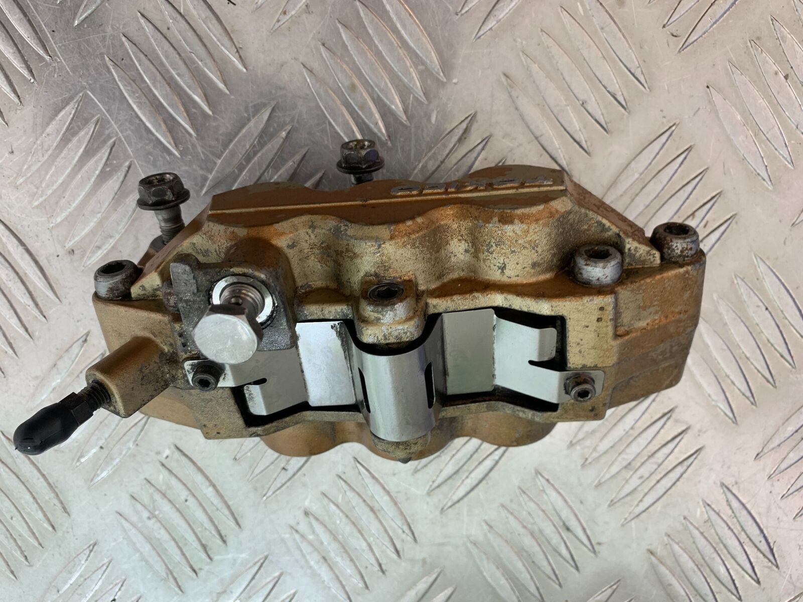 SUZUKI GSX1400 GSX 1400 FRONT RIGHT CALIPER YEAR 2002-2006 (CMB1007)