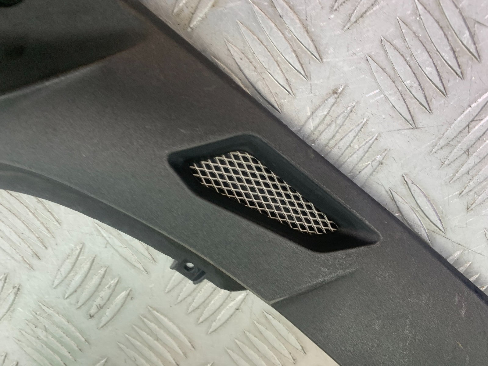BENELLI BN125 BN 125 SIDE TRIM PANEL YEAR 2018-2021 (CMB1245)