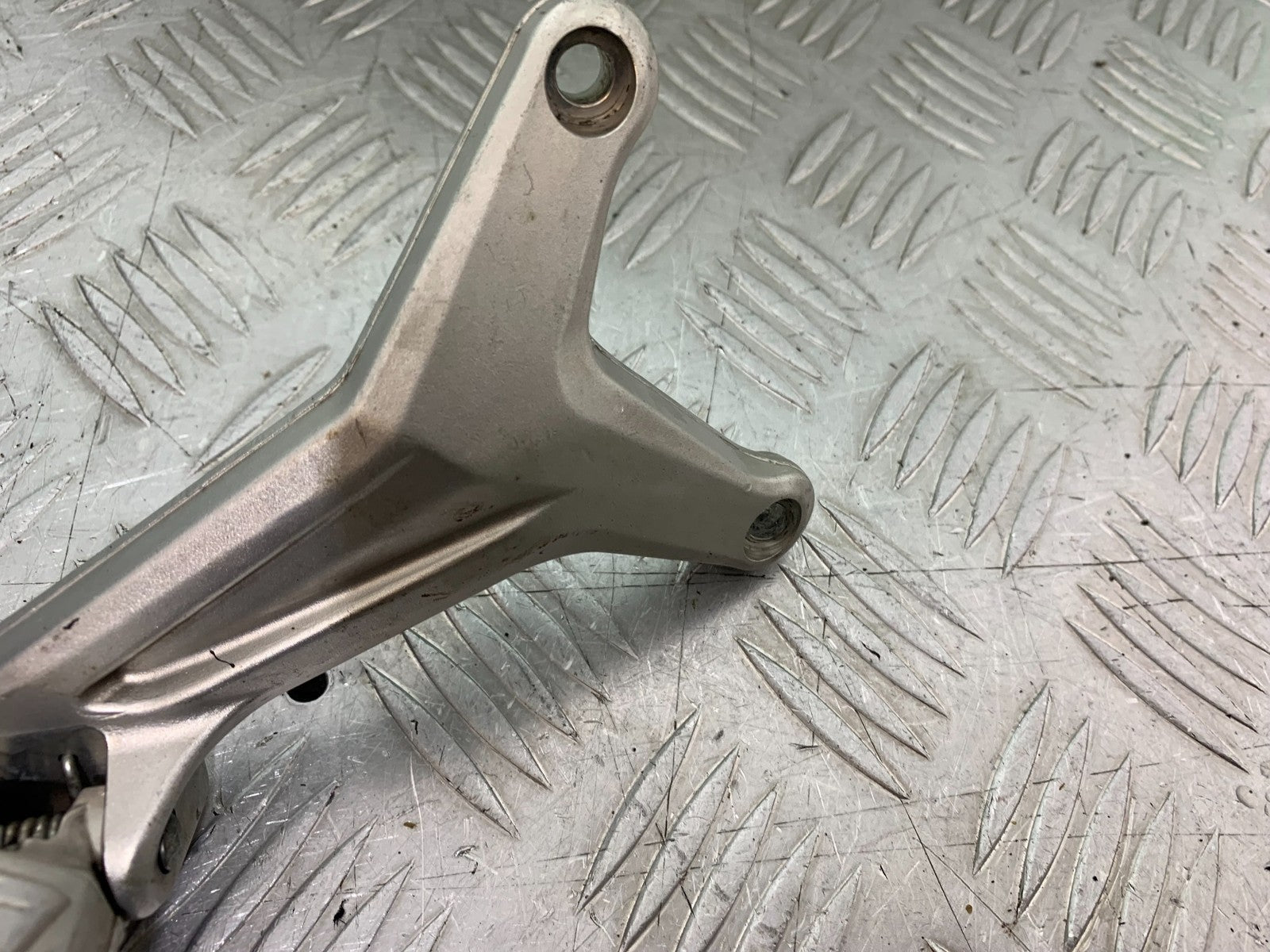 MV AGUSTA 800 F3 FRONT RIGHT HANGER AND PEG YEAR 2017-2019 (CMB1227)