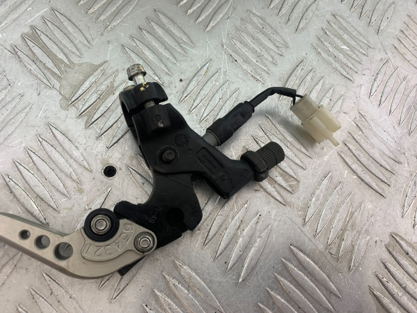 MV AGUSTA 800 F3 CLUTCH LEVER AND BRACKET  YEAR 2013-2016 (CMB1152)