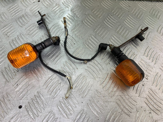 TRIUMPH 955i SPRINT ST REAR INDICATOR   YEAR 1999-04 (CMB1230)
