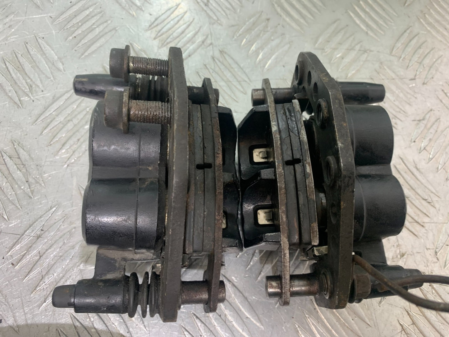 SUZUKI GSX1100 G GSX 1100 G FRONT BRAKE CALIPERS  1991-1996 (CMB1283)