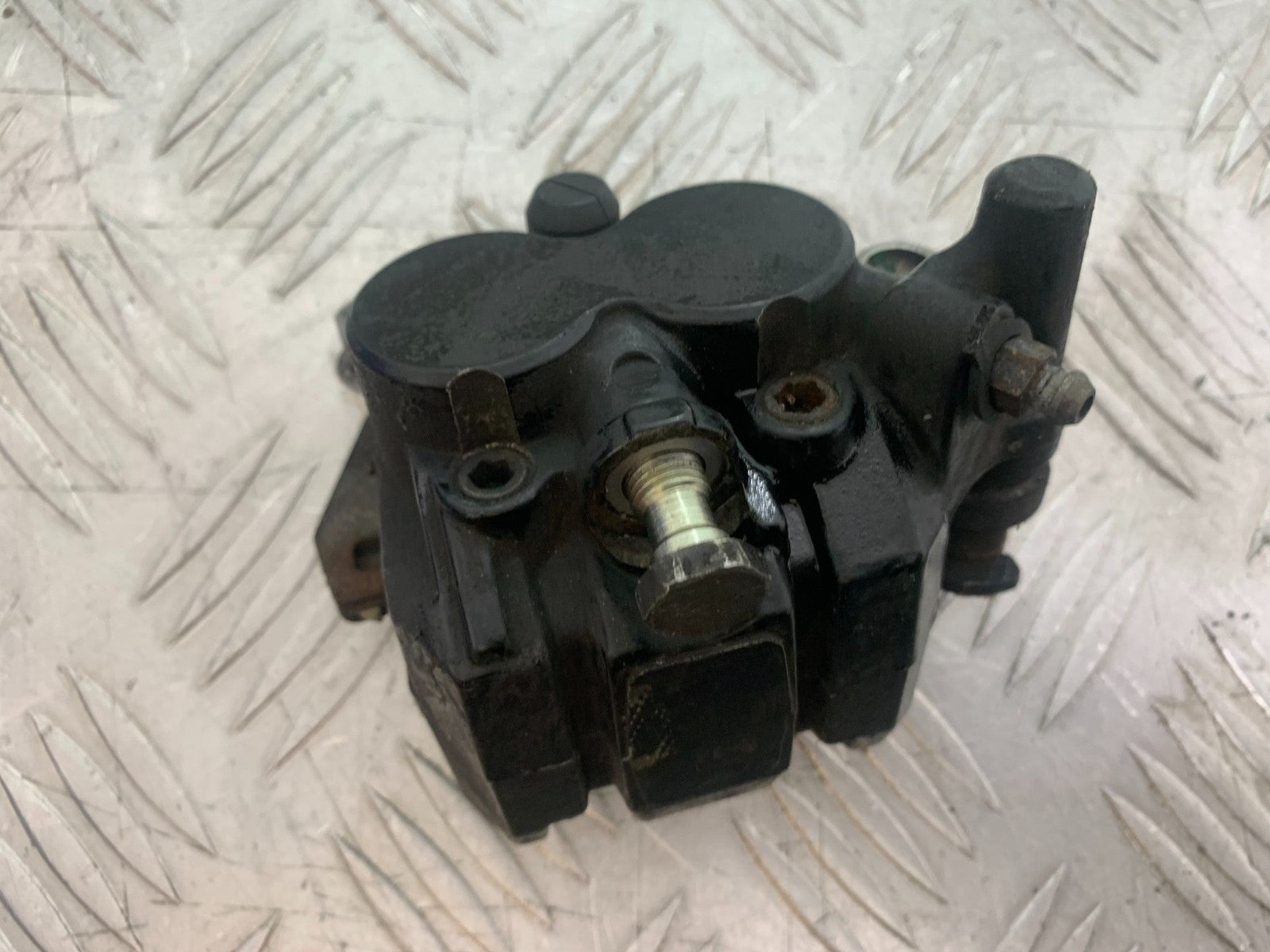 TRIUMPH 955i SPRINT ST REAR BRAKE CALIPER  1999-2004 (CMB1176)