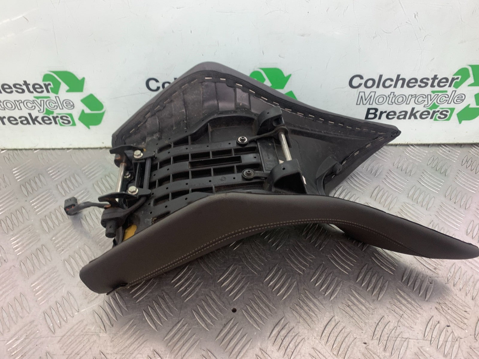 TRIUMPH TIGER 800 XRT HEATED FRONT SEAT  2018-2020 (CMB1193)