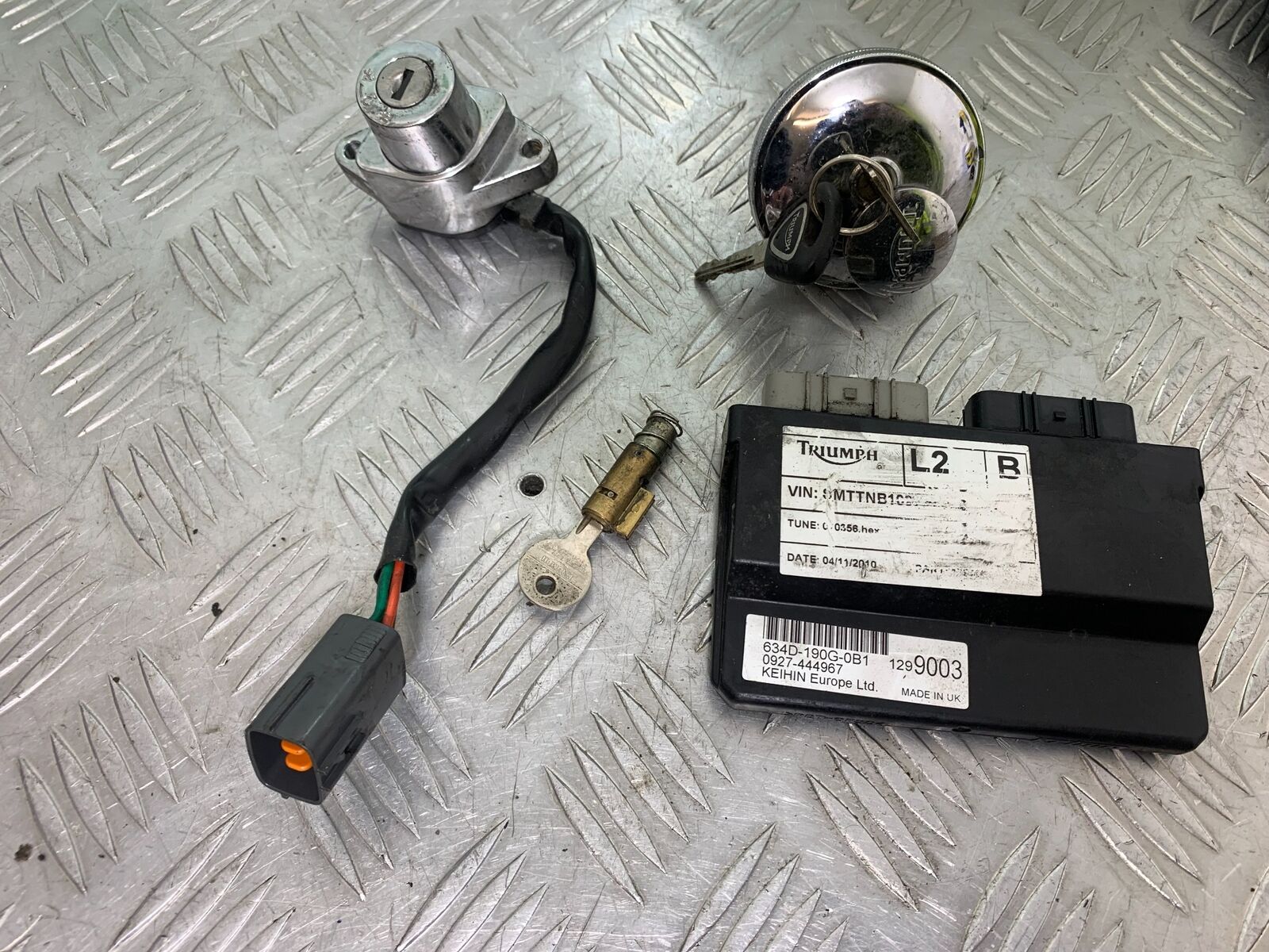 TRIUMPH THUNDERBIRD 1600 ECU LOCKS KEY  YEAR 2011 (CMB1107)