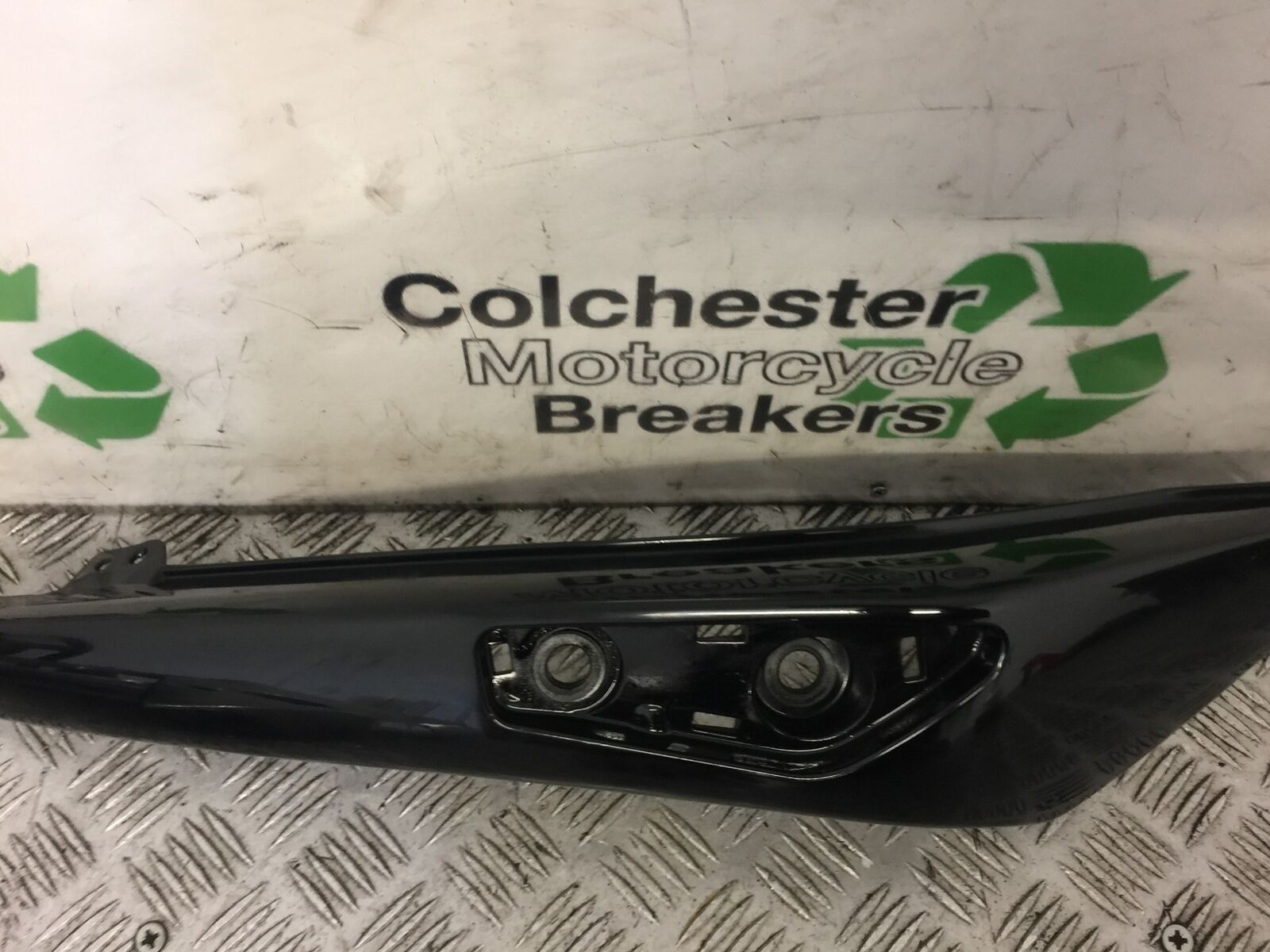 KAWASAKI ER6 F RIGHT SEAT PANEL  YEAR 2009-2011 (STOCK 412)