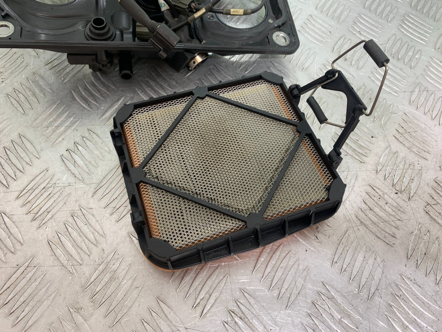 DUCATI 1299 PANIGALE INJECTION HOLDER AIR BOX  YEAR 2016 (CMB 1187)
