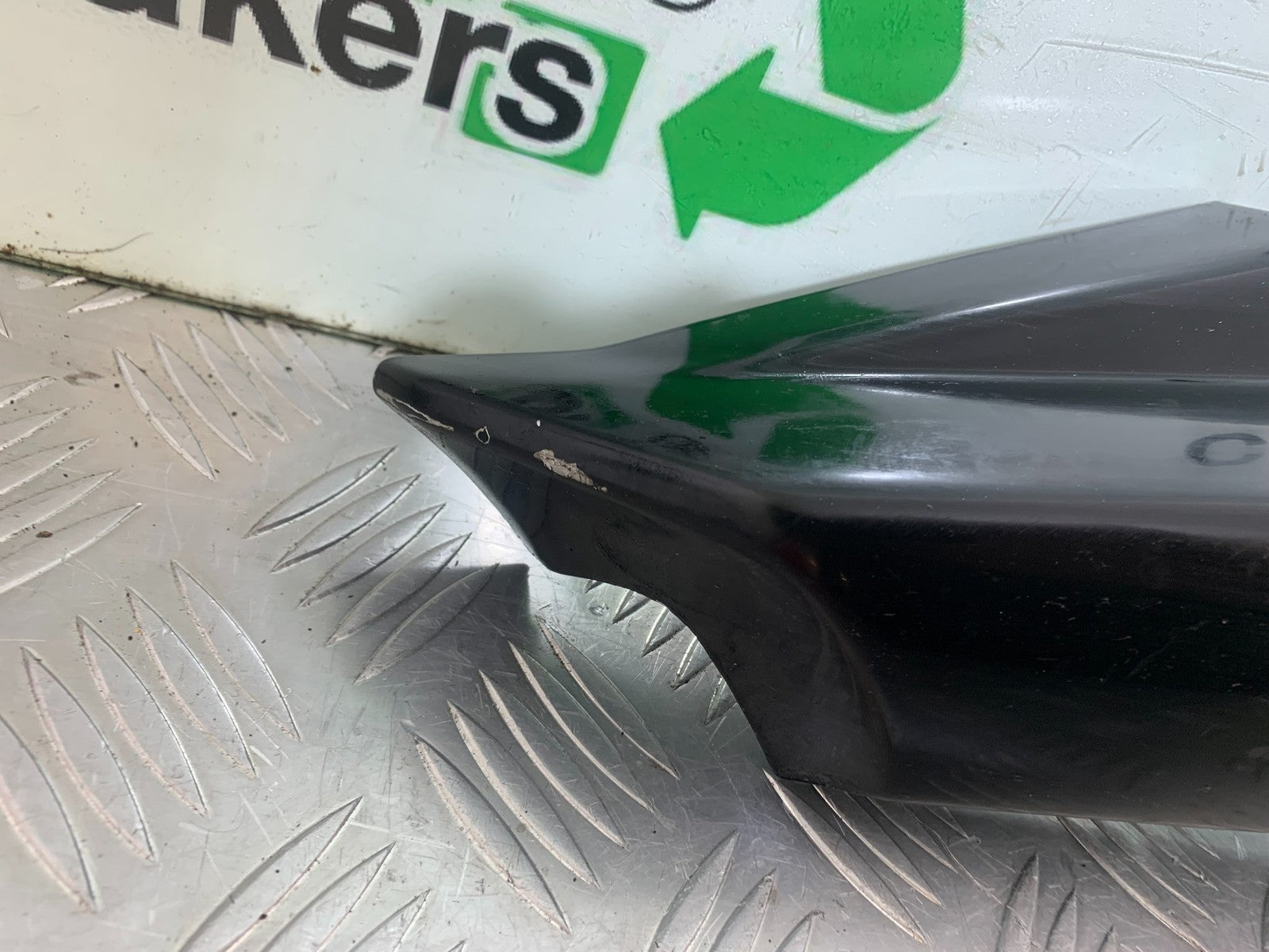 YAMAHA FZS600 FAZER 600 RIGHT TAIL PIECE  YEAR 1998-2001 (CMB1267)
