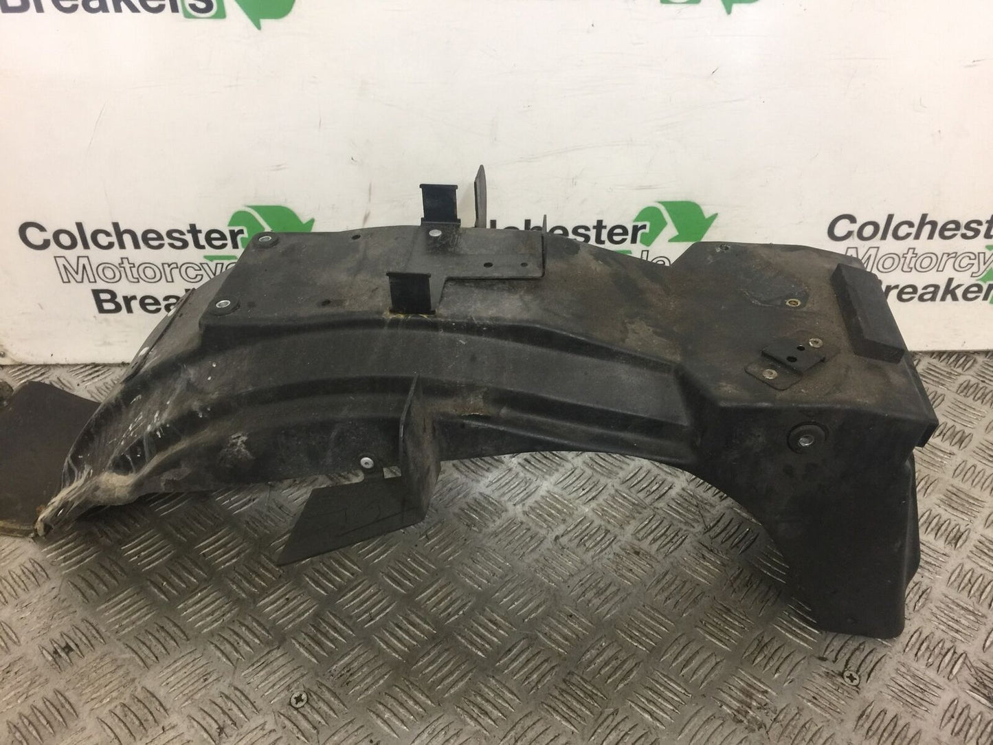 TRIUMPH 750 TRIDENT REAR MUDGUARD YEAR 1994 STOCK 396
