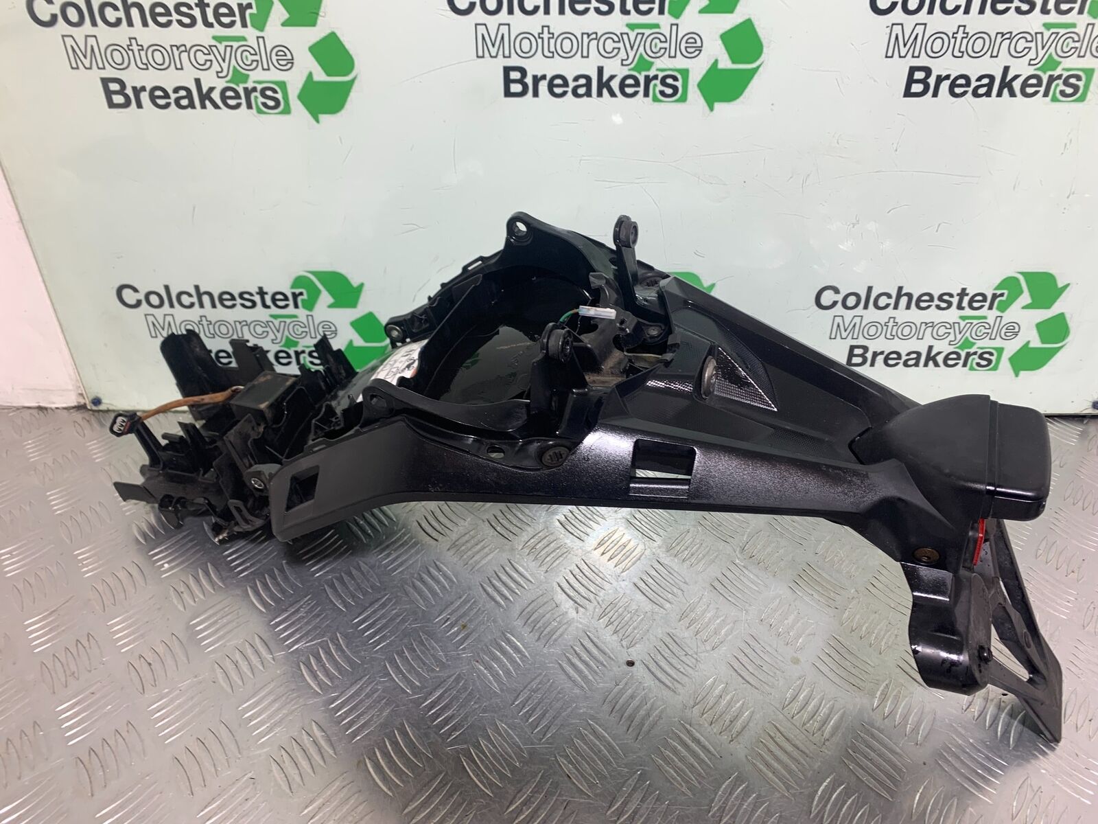 HONDA VFR1200 VFR 1200 FA UNDERTRAY  YEAR 2010-11 CMB1088)