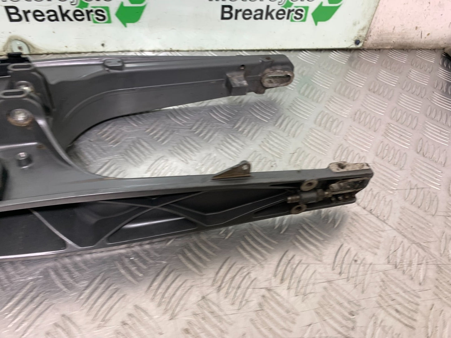 KTM DUKE 125 SWINGARM  YEAR 2017-2022 (CMB1274)