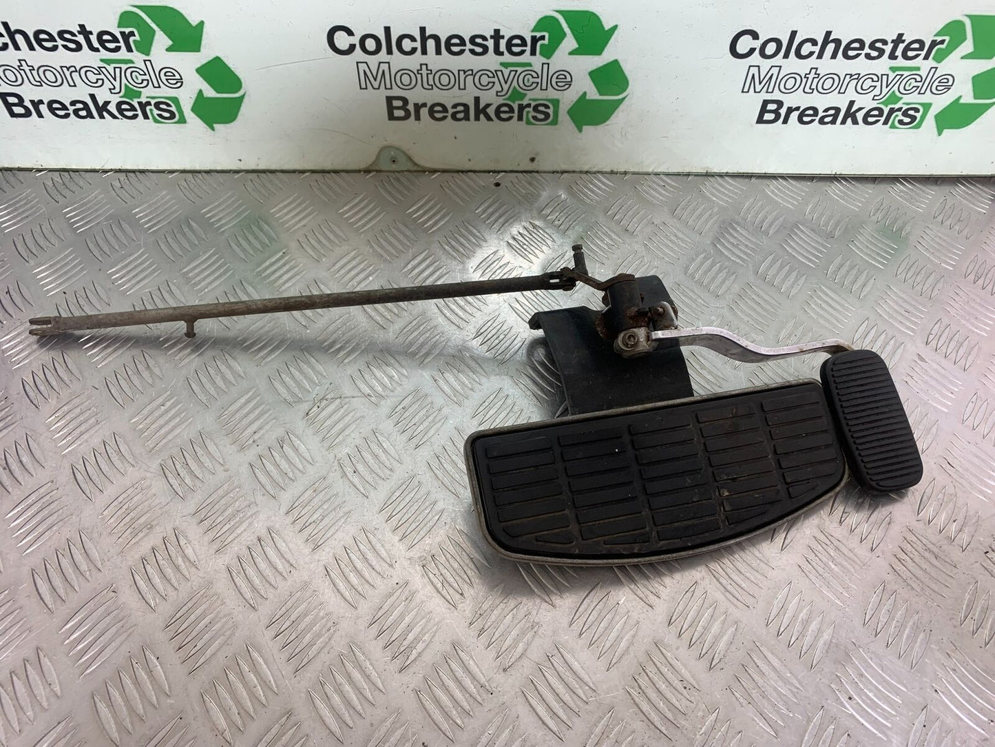 SUZUKI INTRUDER VL800 C800 RIGHT FOOTBOARD   YEAR 2012-16 (CMB1039)