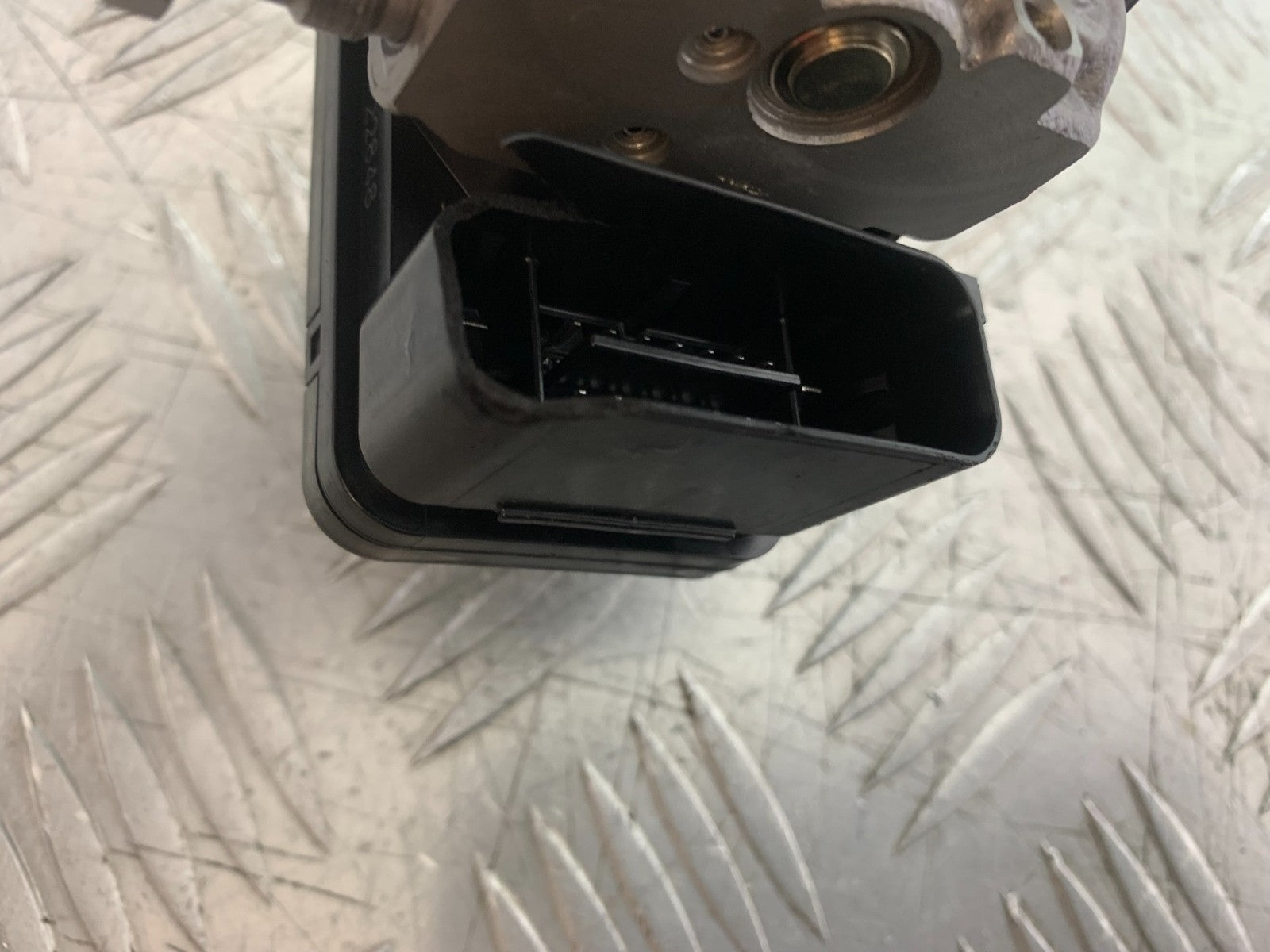 TRIUMPH TRIDENT 660 ABS PUMP  YEAR 2021-2024 (CMB1295)