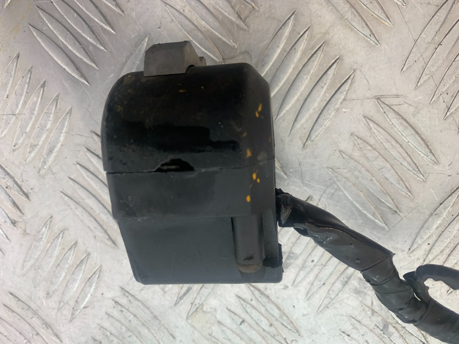 KAWASAKI GT550 GT 550 RIGHT SWITCH GEAR   YEAR 1984-87 (CMB1141)