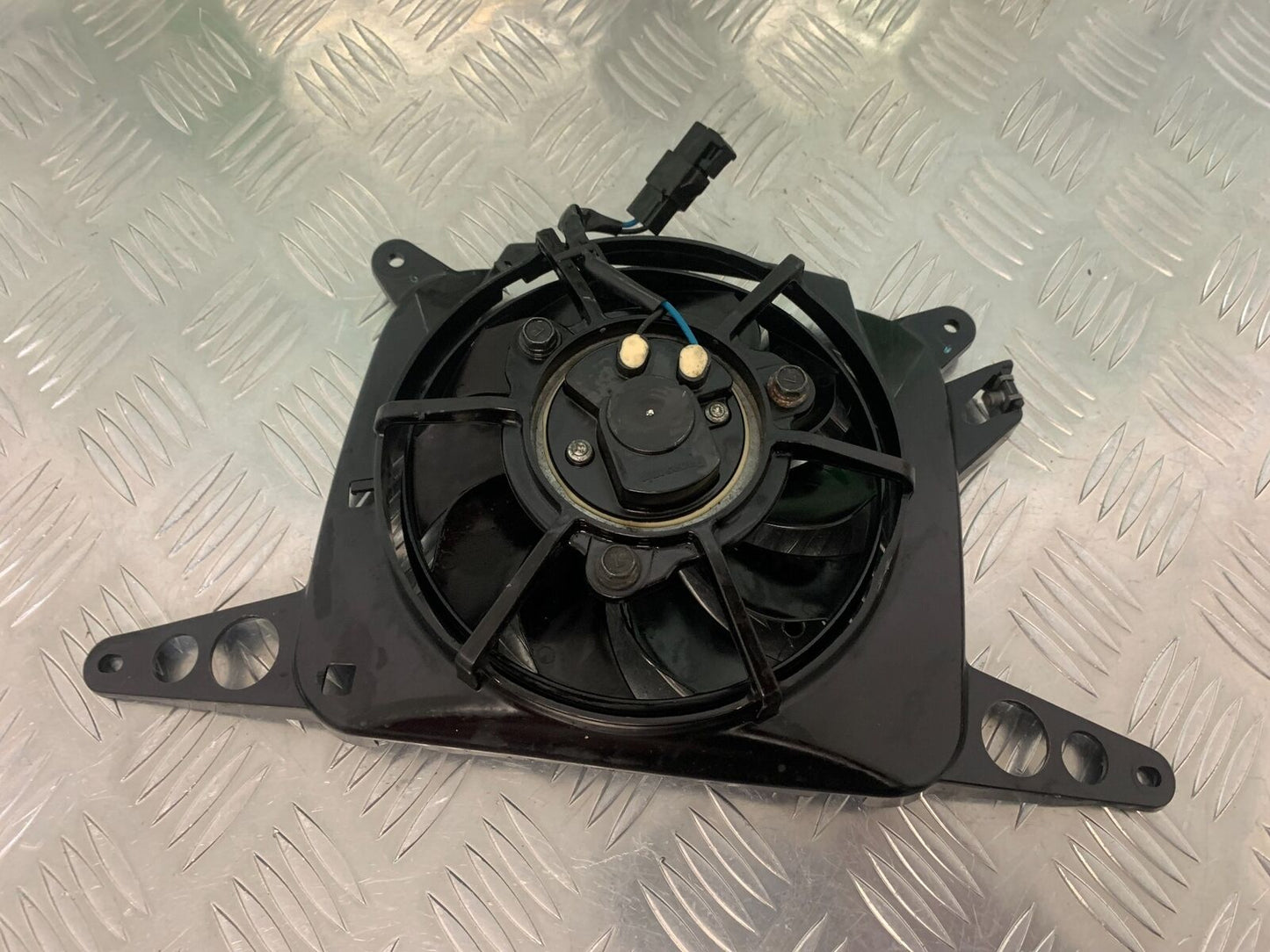 TRIUMPH 765 STREET TRIPLE RS RADIATOR FAN YEAR 2018-2021 (STOCK 968)