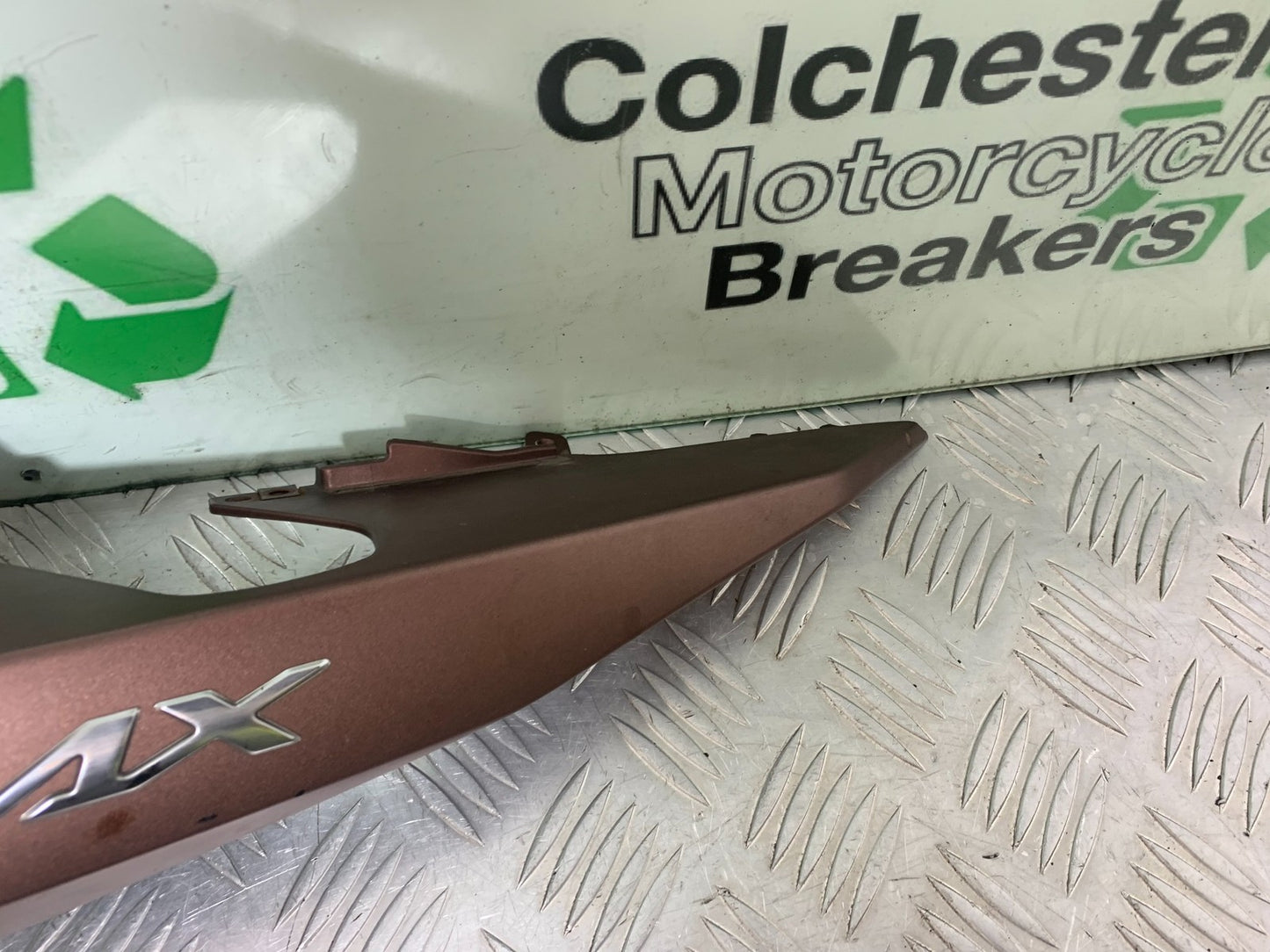 YAMAHA XMAX 300 LEFT SEAT PANEL  YEAR 2017-2020 (CMB1218)