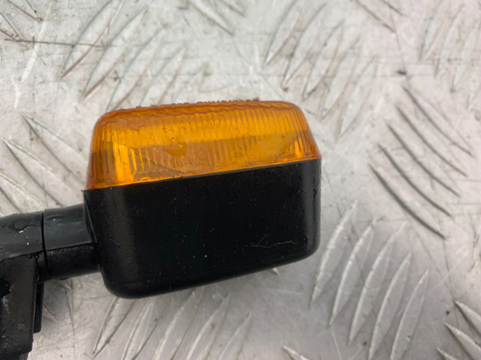 ROYAL ENFIELD HIMALAYAN 411 FRONT RIGHT INDCIATOR YEAR 2018-2023 (CMB1279)
