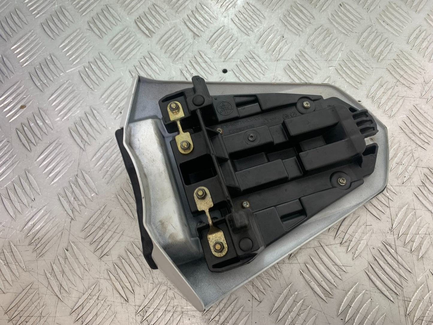 YAMAHA YZF R1 4C8 REAR SEAT COWL  YEAR 2007-2008 (CMB1237)