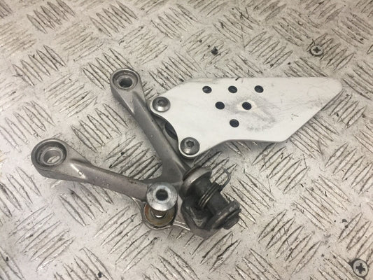 KAWASAKI ZX6R ZX6 R C1H FRONT LEFT HANGER   YEAR 2005 2006 (STOCK 774)