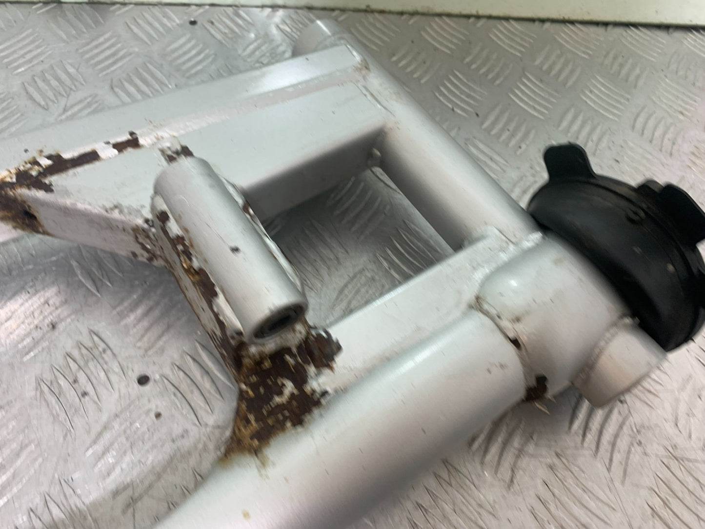 YAMAHA XJ900 XJ 900 DIVERSION SWINGARM YEAR 1994-2002 (CMB1292)