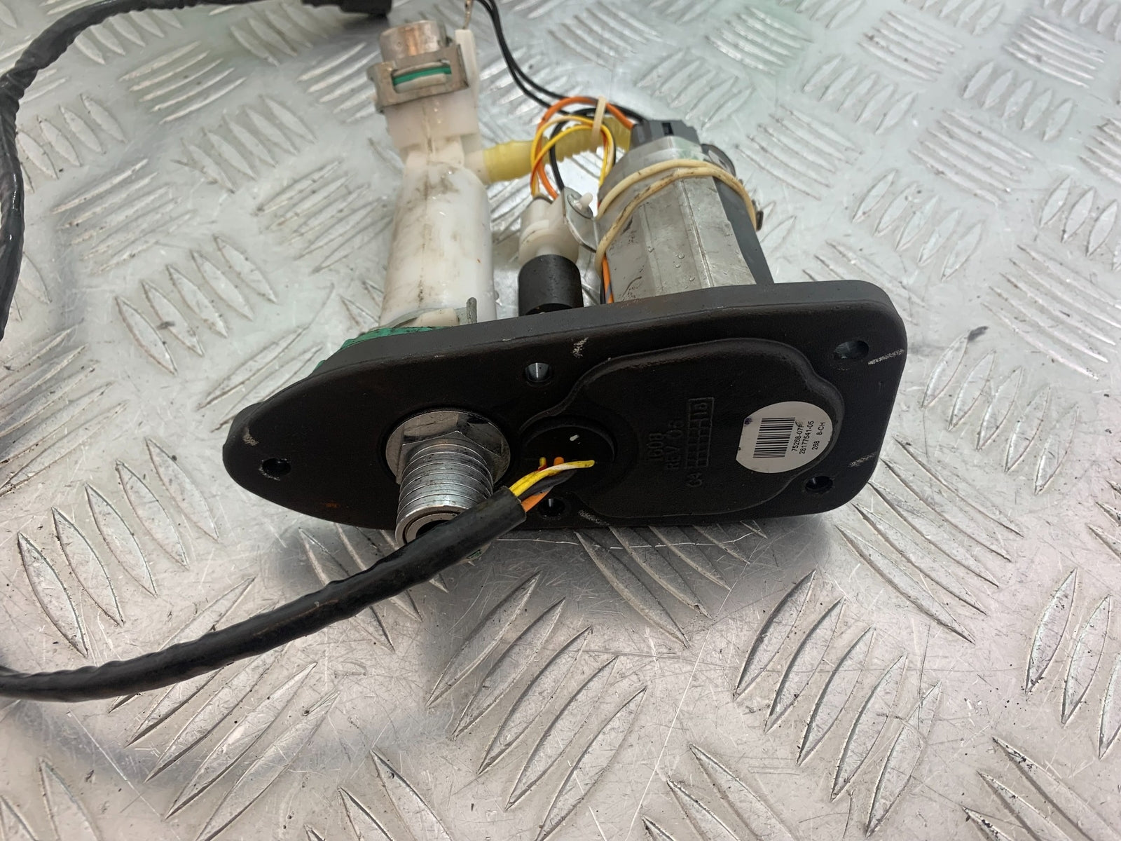HARLEY DAVIDSON XL883 N IRON PETROL PUMP YEAR 2020  (CMB1116)