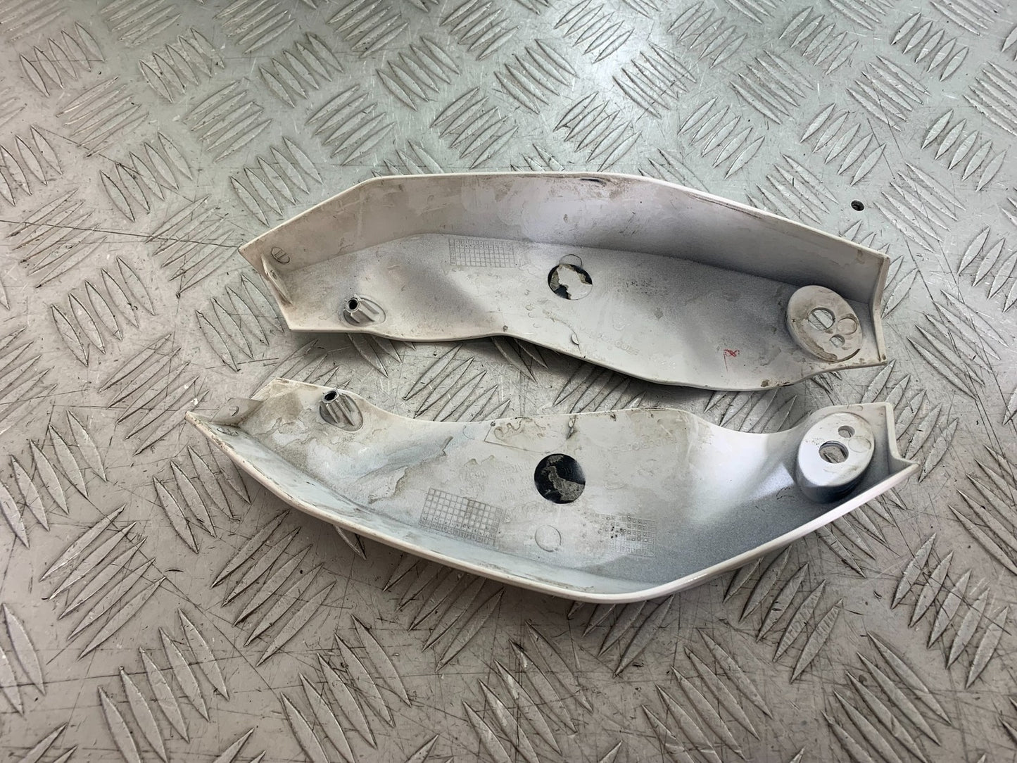 KTM DUKE 125 LEFT AND RIGHT TOP FAIRINGS  YEAR 2012-2016 (CMB1317)