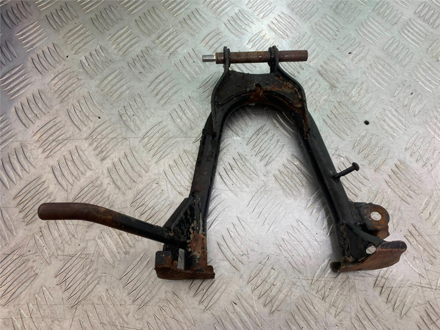 YAMAHA YBR125 CUSTOM CENTER STAND   YEAR 2008-2016 (CMB1192)