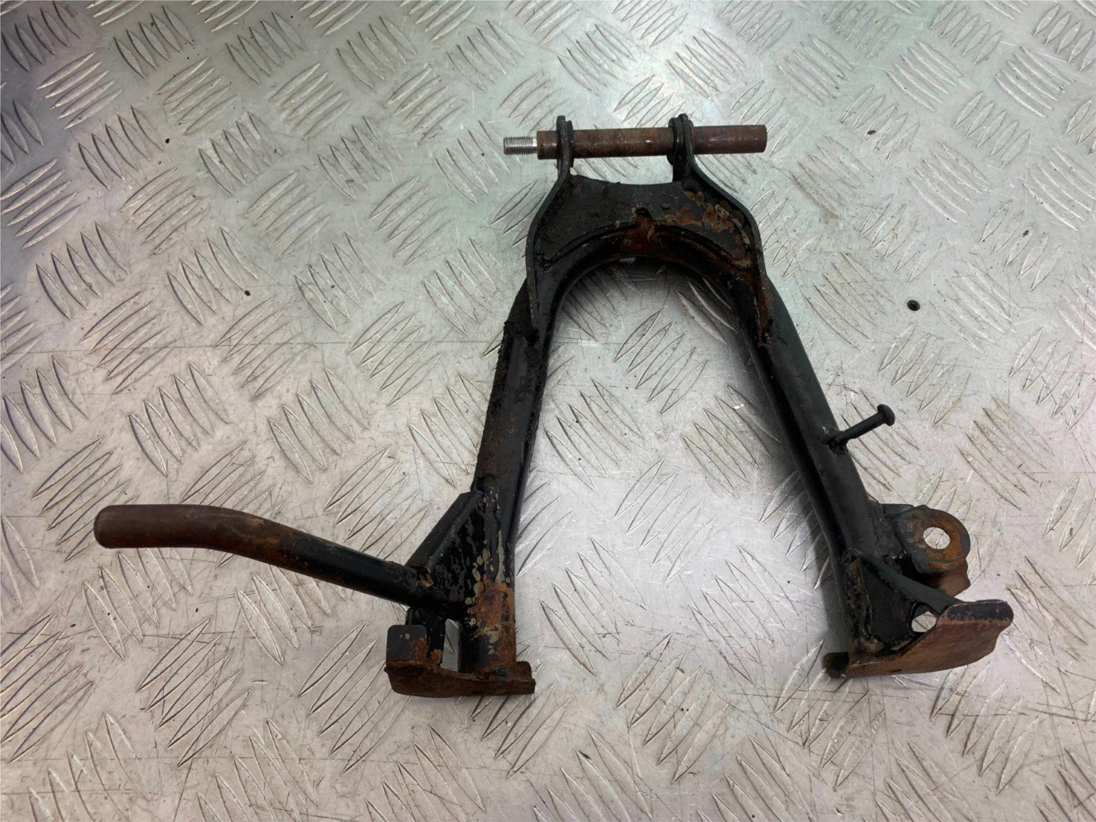YAMAHA YBR125 CUSTOM CENTER STAND   YEAR 2008-2016 (CMB1192)