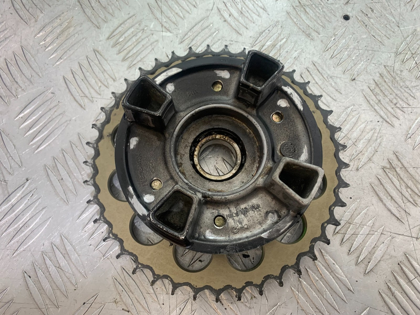 KAWASAKI ZX9R ZX9 E1 SPROCKET CARRIER   YEAR 2000-01 (CMB1171)