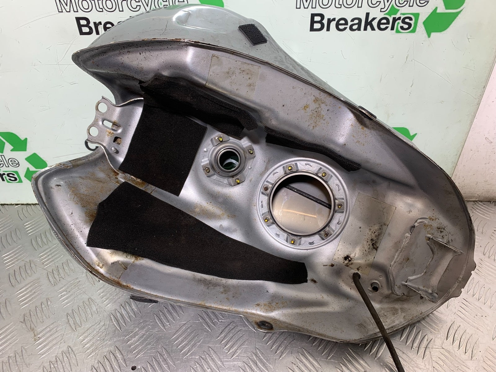 HONDA CBF600 CBF 600 PETROL TANK   YEAR 2004 -07 (CMB1247)