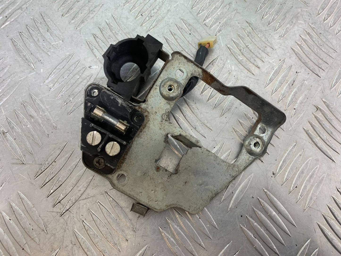 YAMAHA XS1100 MIDNIGHT SPECIAL FUSE BOX AND BRACKET    YEAR 1980-1982 (CMB1122)