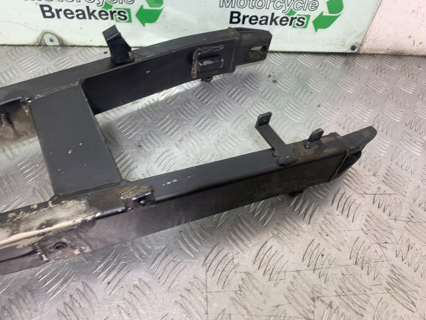 KAWASAKI ZX9R ZX9 C SWINGARM  YEAR 1998-99 (CMB1213)